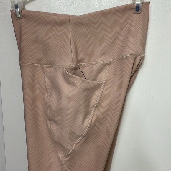 Mono B Chevron Print Leggings, Blush color, High waisted, side pockets, Sz S - Picture 4 of 7